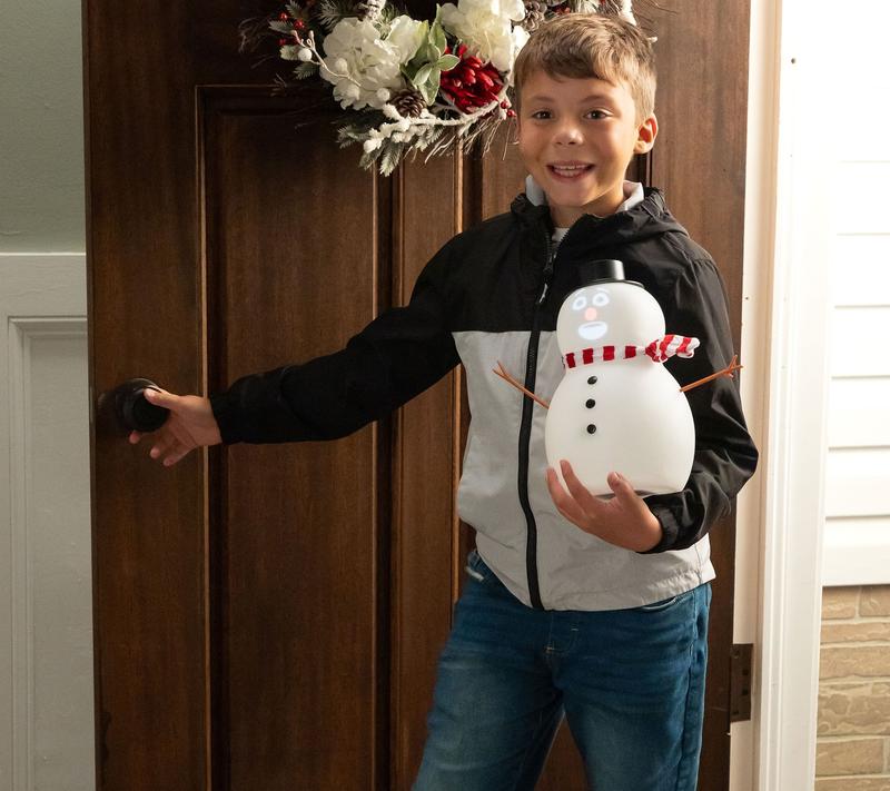 Talking Animated Blink SnowPal with Built in Projector & Speaker Plug'n Play